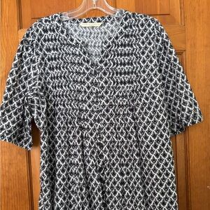 Wayward Fancies Black White Lightweight Top Size XL 18